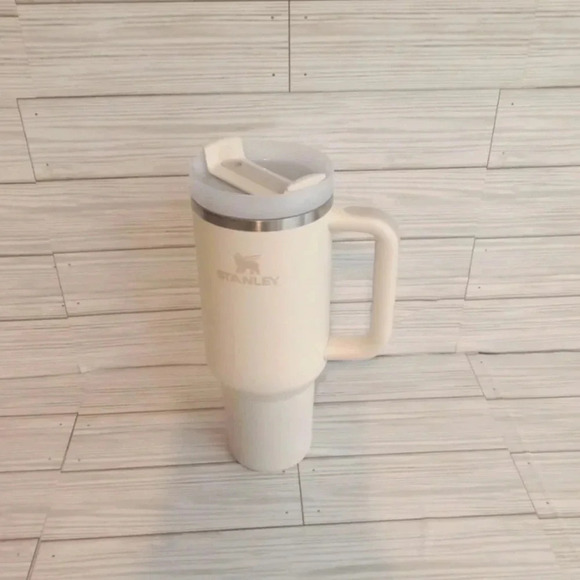 Stanley Dune quencher H2.0 flowstate tumbler matte 40z - Picture 1 of 6